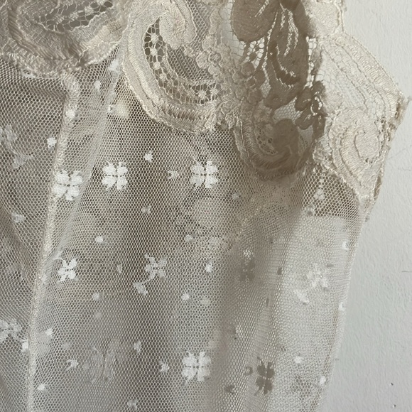 •| vintage lace romper - Picture 5 of 9